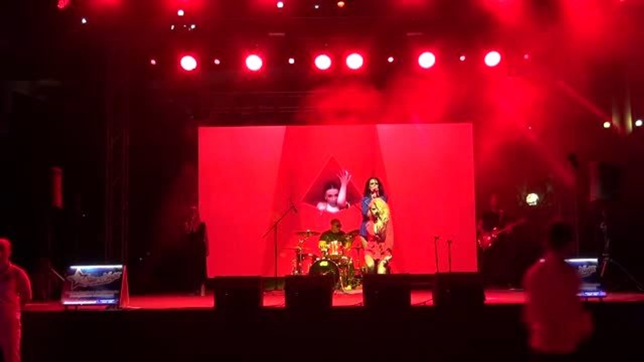 Antalya ukraynalı grup armia tatilcileri coşturdu