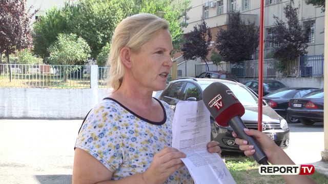 Apeli i nënës së 15-vjeçares: Më ndihmoni, vajza ka mbetur e mbyllur në shtëpi