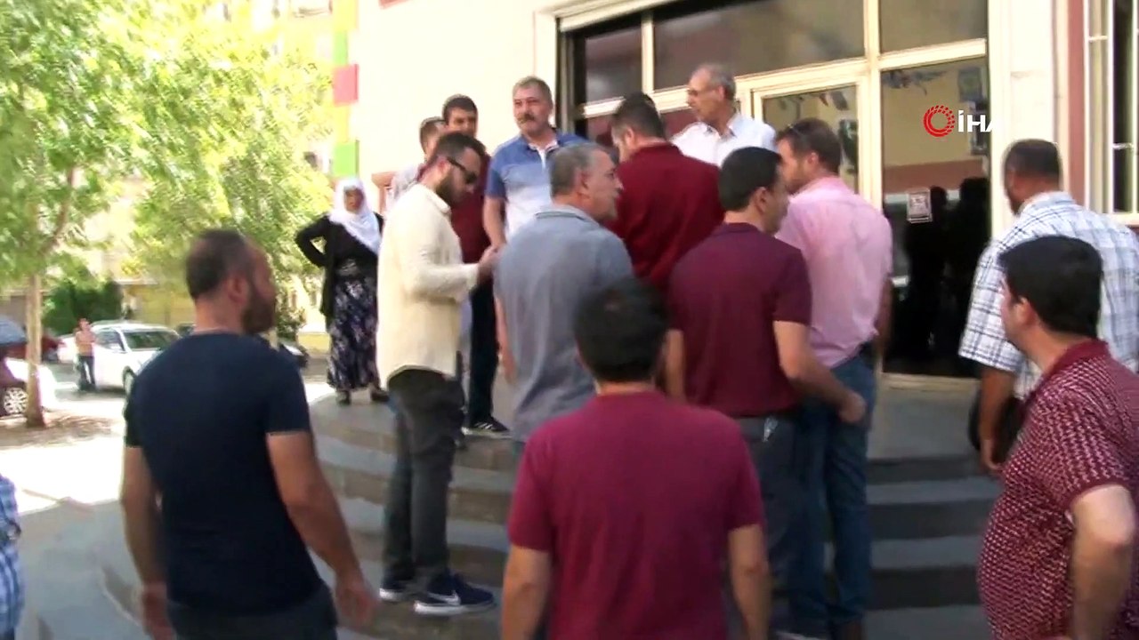 HDP’liler Oturma Eylemi Yapan Aileye Saldırdı, Gergin Anlar Yaşandı