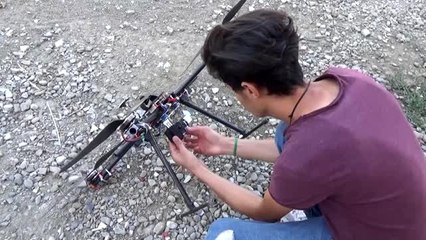 Yüksekovalı genç, hurda malzemelerle drone yaptı