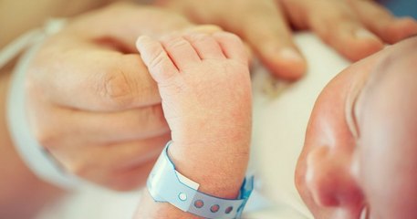En état de mort cérébrale, elle donne naissance à une petite fille