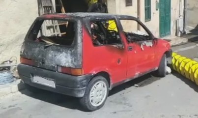 Canicattì (AG) - A fuoco un'autovettura in un magazzino (03.09.19)