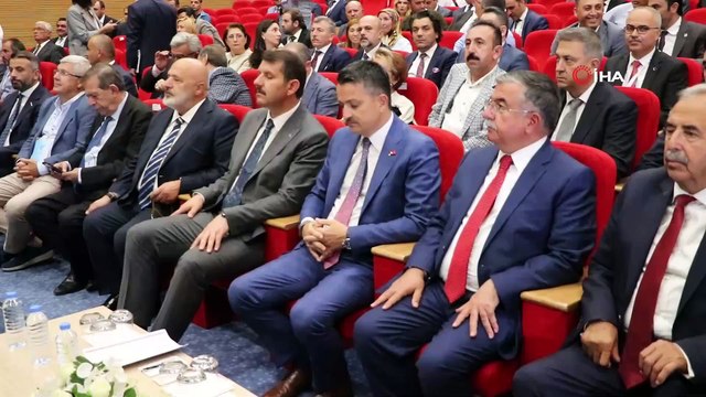 Tarım ve Orman Bakanı Bekir Pakdemirli: “11 Kasım, saat 11.11'de, 81 ilde yapacağımız etkinlik ile 11 milyon fidanı toprakla buluşturacağız”