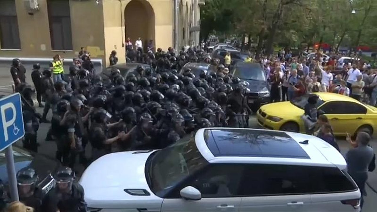 Aktivisten nach Massenfestnahmen in Moskau verurteilt