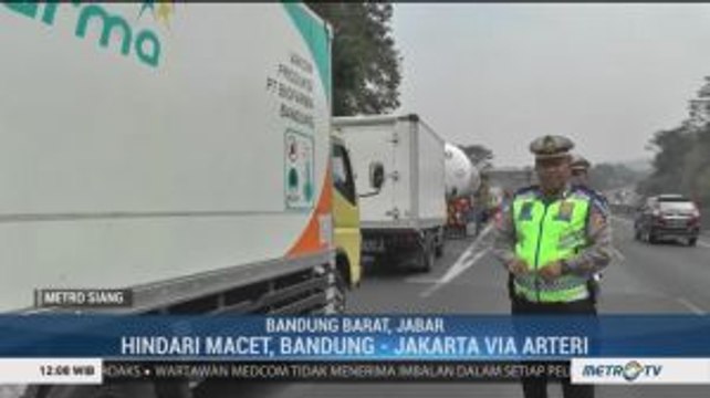 Olah TKP di Tol Cipularang, Kendaraan Besar Dialihkan Lewat Jalur Arteri