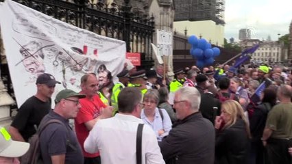 Londra'da Brexit karşıtı gösteri