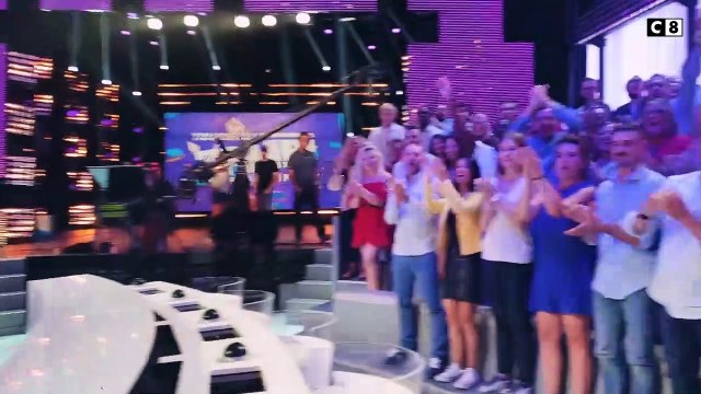 Découvrez les coulisses du pilote de la saison 10 de Touche pas à mon poste, ainsi de la séance photo