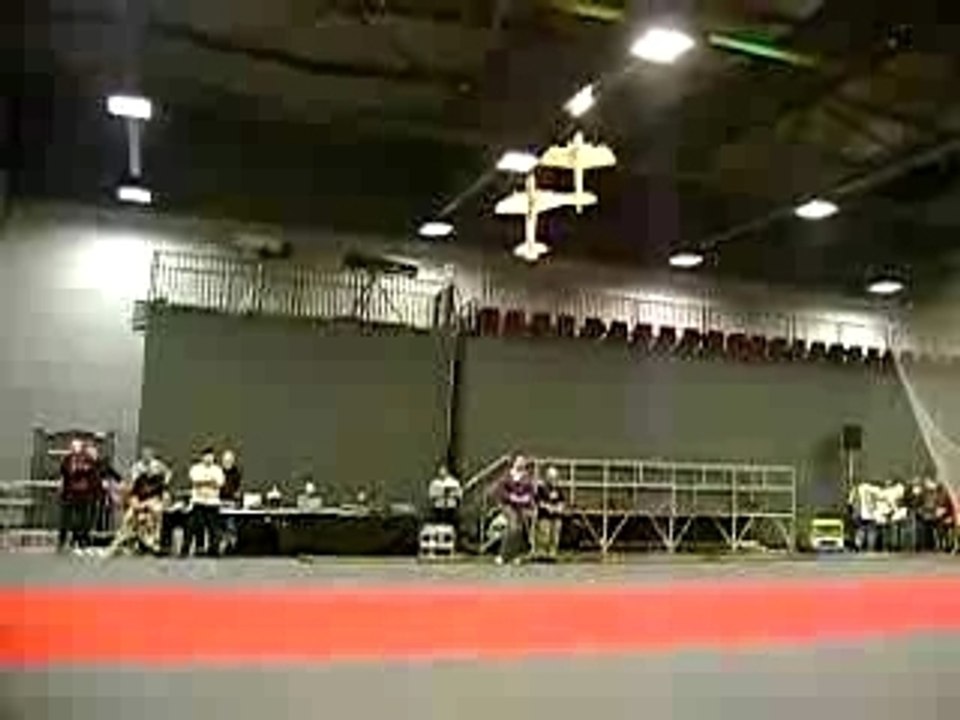 Salon du modelisme de Grande-Synthe - Avion indoor