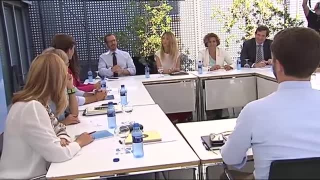 El PP de Casado defiende la inocencia de Aguirre y Cifuentes