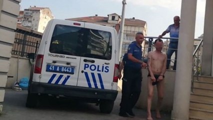 Sosyal deney yapacaktı, linçten polis kurtardı