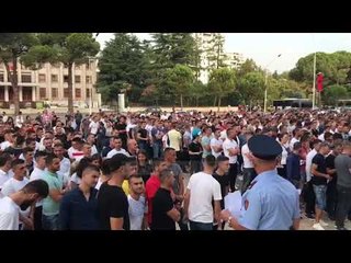 “Dua të bëhem polic”, hyjnë në provim 2120 kandidatë. Zgjidhen 500