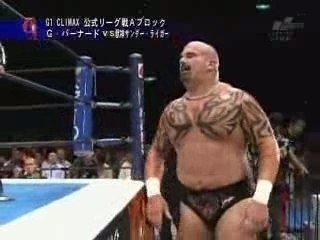 Jushin Liger vs Giant Bernard NJPW 8-12-06