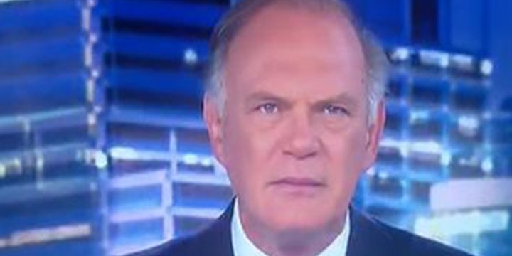 Esta cara se le quedó a Piqueras tras lo que le ha ocurrido en pleno directo de Informativos Telecinco