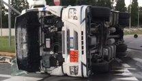 Monza - Si ribalta autocisterna carica di azoto liquido (04.09.19)