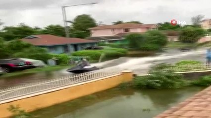 - Sel Sularında Jet Ski Keyfi