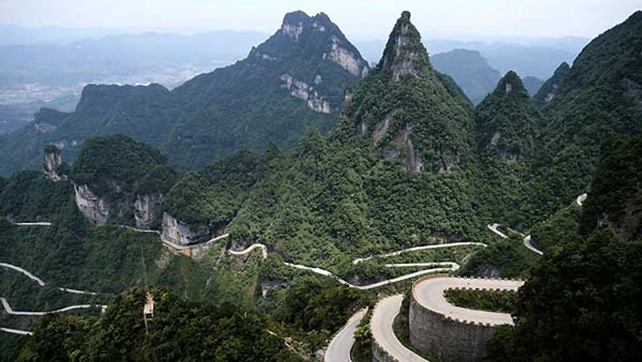 VW ID R auf der Tianmen Shan Big Gate Road