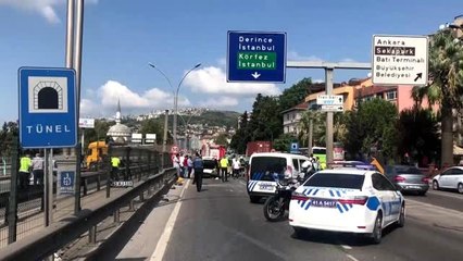 Kaza yapan tır karşı şeride geçti