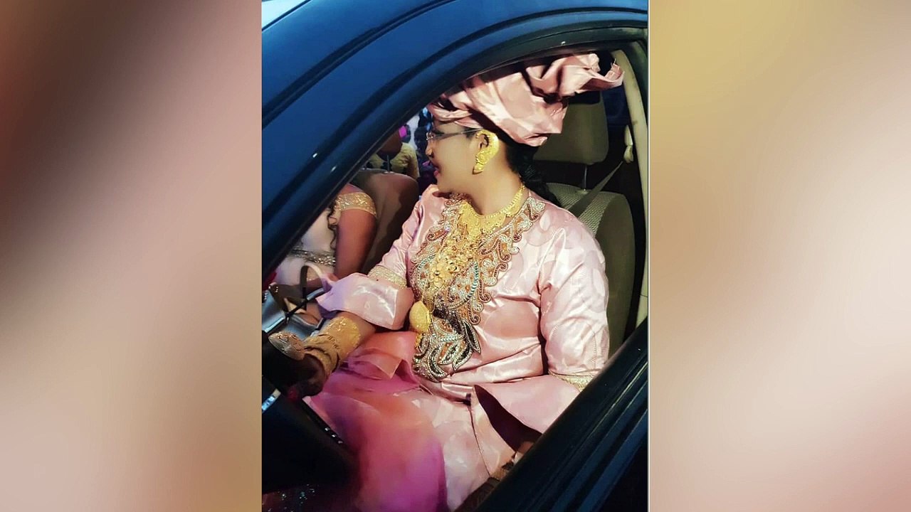 Couverte d'or, la femme du ministre conseiller Askia Touré, fait encore parler d'elle