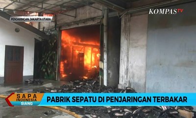 Pabrik Sepatu di Penjaringan Jakarta Utara Terbakar
