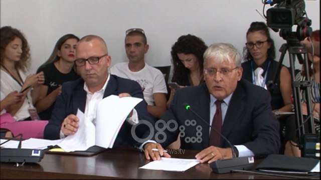 RTV Ora - Kandidati i presidentit për kreun e KLSH, Petraq Milo, del para komisionit të ekonomisë