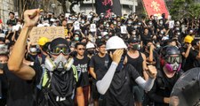 Hong Kong yönetimi aylardır protesto edilen tartışmalı Çin'e iade yasasını geri çekiyor