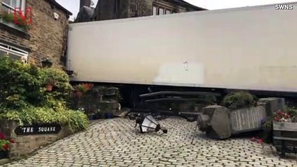 See the Pictures! Semi Truck Crashes into English Cottage Made Famous by Richard Gere Film