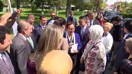 Emine Erdoğan, ata tohumlarının yetiştirildiği bahçeyi gezdi
