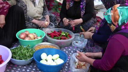Uşak’taki Ev Hanımlarından İmece Usulü Tarhana