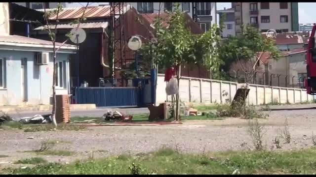 Kartal'da şüpheli paket fünyeyle patlatıldı