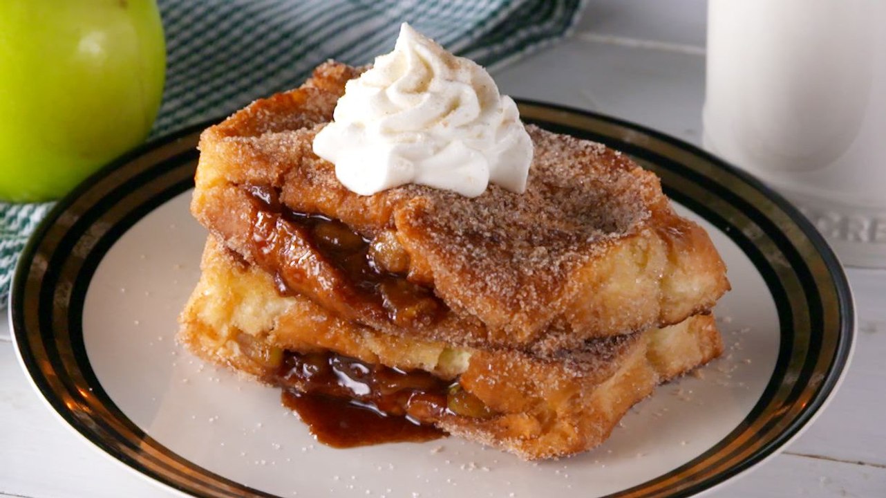 Apple Pie Stuffed French Toast Is A Fall Brunch MUST