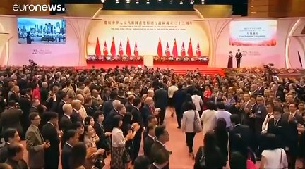 Visszavonja a hongkongi vezetés a tüntetéseket szító törvényjavaslatot