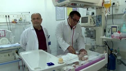 Bir günlük bebeğe ameliyatla yemek borusu yapıldı
