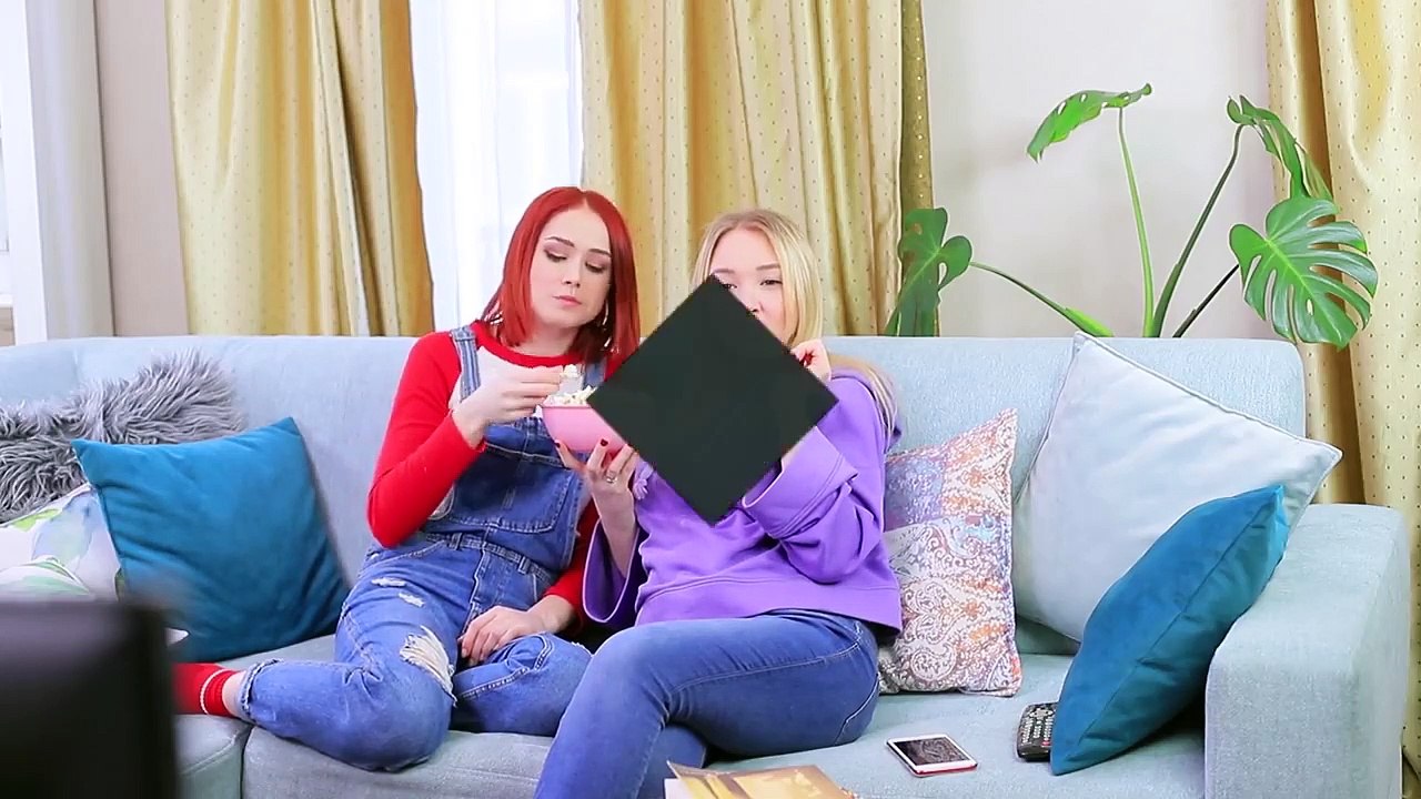 12 ASTUCES ET TOURS DE MAGIE AMUSANTS QUI FONCTIONNENT A MERVEILLE