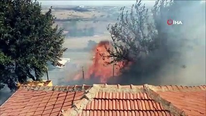 İlçeyi duman bulutu sardı, onlarca vatandaş merakla izledi