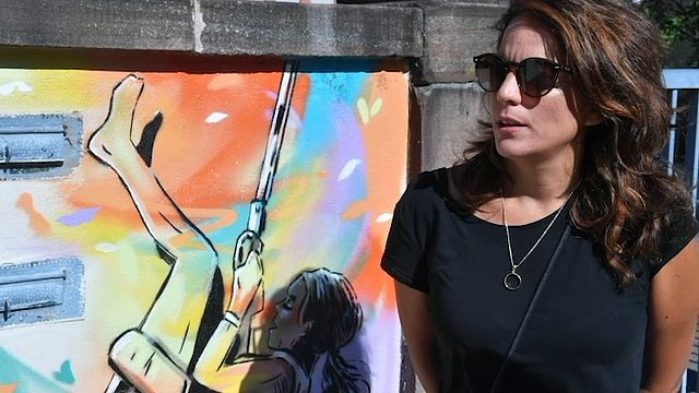 Strasbourg : une fresque murale réalisée par la street-artiste Alice au collège Vauban