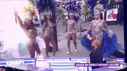 Des danseuses brésiliennes devant l'Elysée