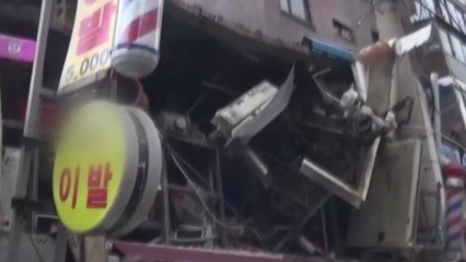서울 동묘시장서 부탄가스 폭발...70대 작업자 화상 / YTN