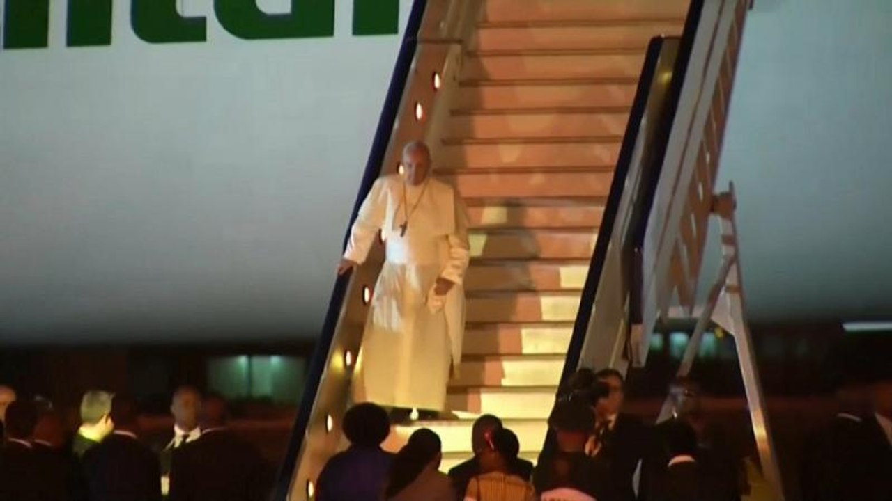 Afrikareise: Papst landet in Mosambik