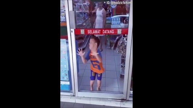 Attention à la porte... ah bah, y'a pas de porte