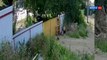 2 gamins russes tentent de voler une brouette.. Pas si simple