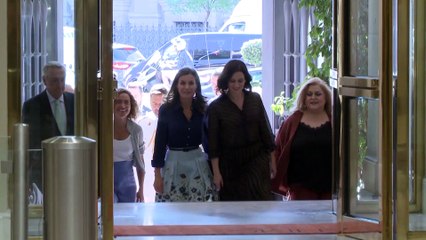 La Reina Letizia apuesta por su look más internacional