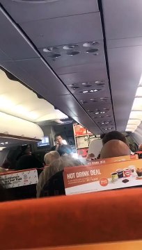 Yolcu uçağını bir yolcu indirdi