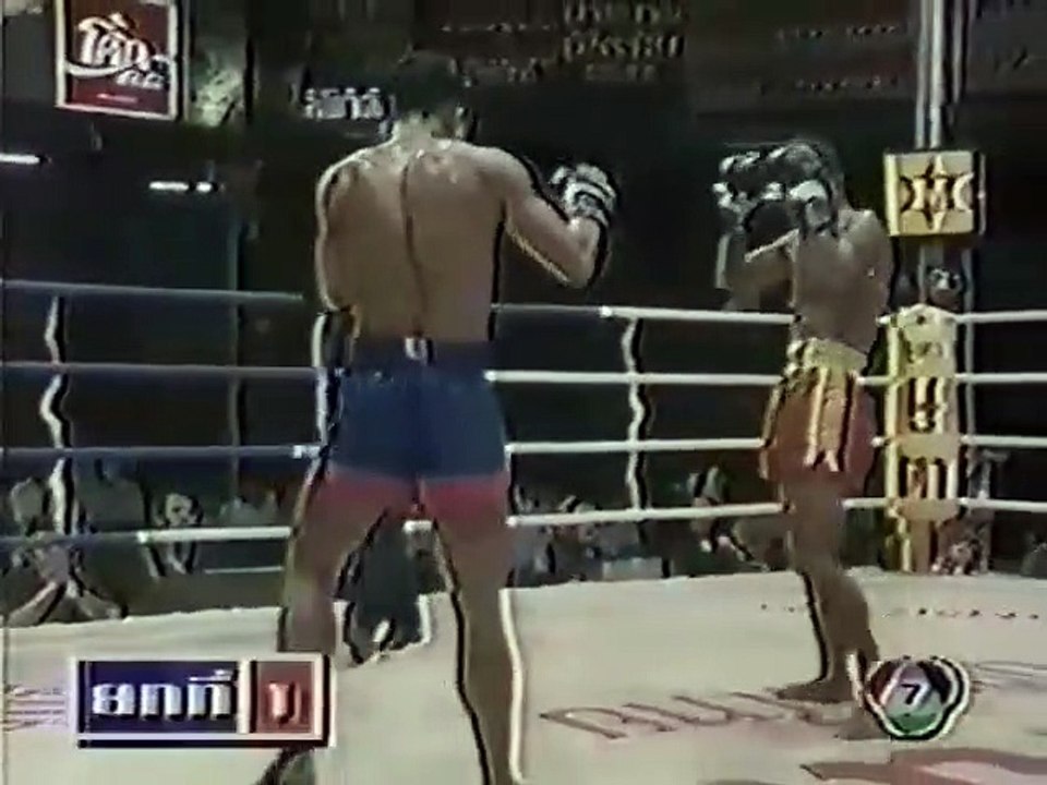 Muay Thai สมเดช เอ็ม - 16 (แรมบ้า) VS จักรเพชร เกียรติชัยยงค์ Somdej VS Jakkraphet