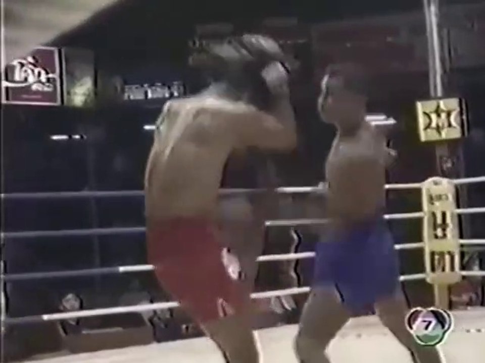Muay Thai มนต์ดำ ส. นายายอาม VS สมเดช เอ็ม - 16 (แรมบ้า) Mondam VS Somdej