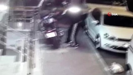 Motosikleti önce test etti, sonra çalıp gitti...O anlar kamerada