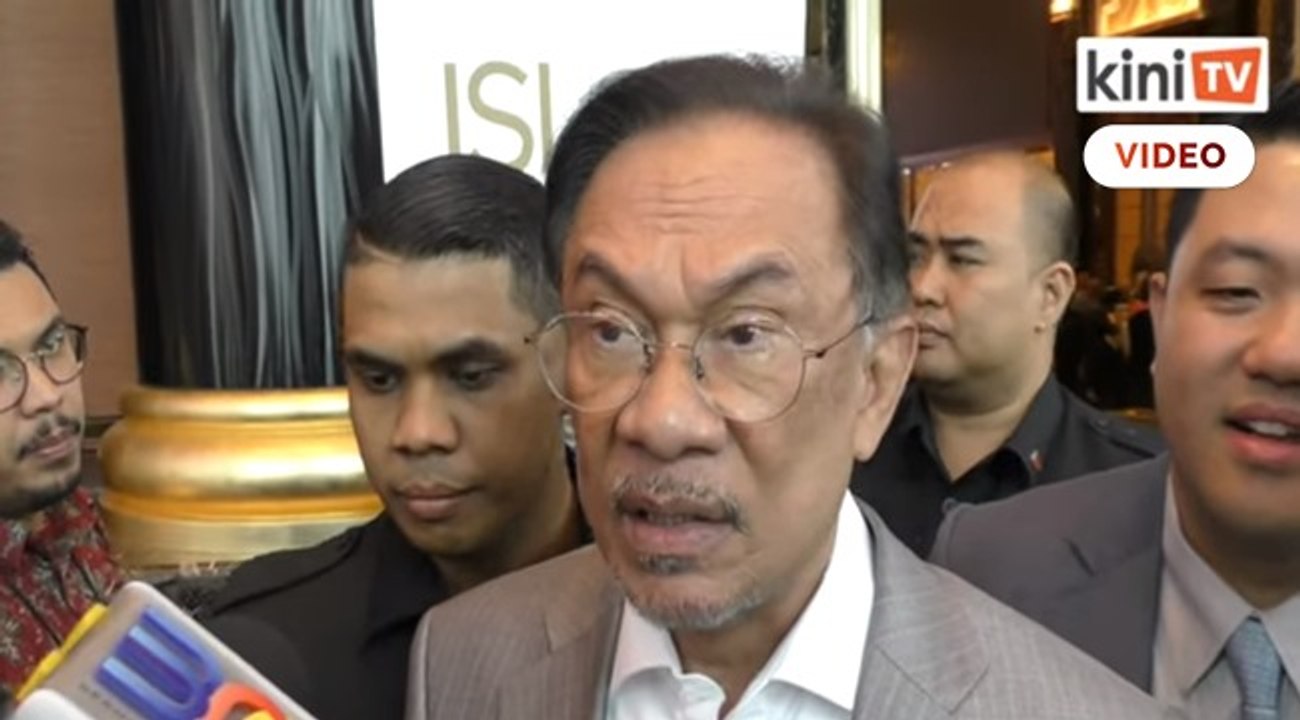 Anwar jawab kenapa Azmin tidak hadir mesyuarat biro politik PKR