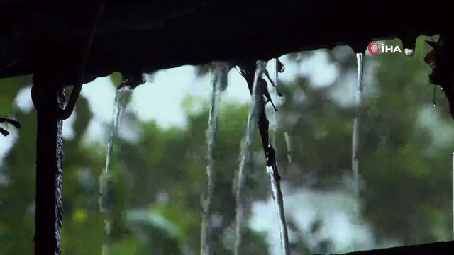 - Hindistan'da Kırmızı Alarm- Meteoroloji Şiddetli Yağışlar Nedeniyle Kırmızı Alarm Verdi