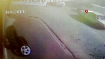 Hafif ticari araç ile otomobilin kafa kafaya çarpıştığı kaza kamerada