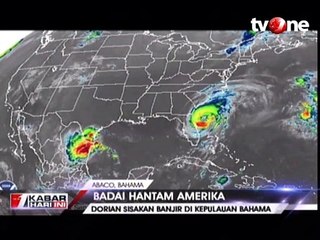 Aksi Nekat Peselancar saat Badai Dorian