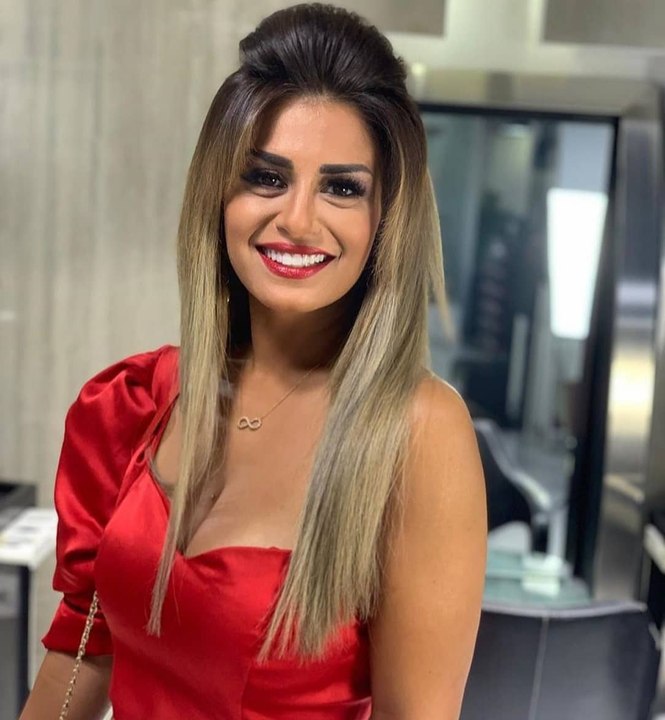 رقص منة فضالي الجريء في حفل عيد ميلادها